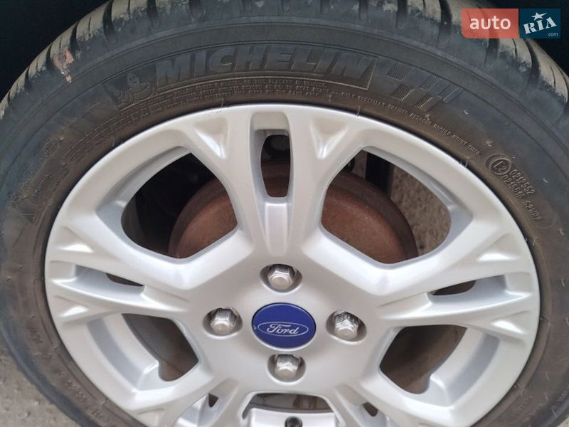Хэтчбек Ford Fiesta 2016 в Кривом Роге фото 6 Хэтчбек Ford Fiesta 2016 в Кривом Роге
