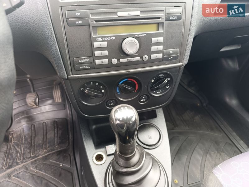 Хэтчбек Ford Fiesta 2006 в Запорожье