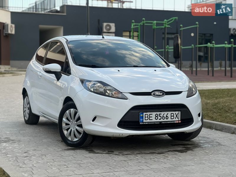 Хэтчбек Ford Fiesta 2011 в Львове
