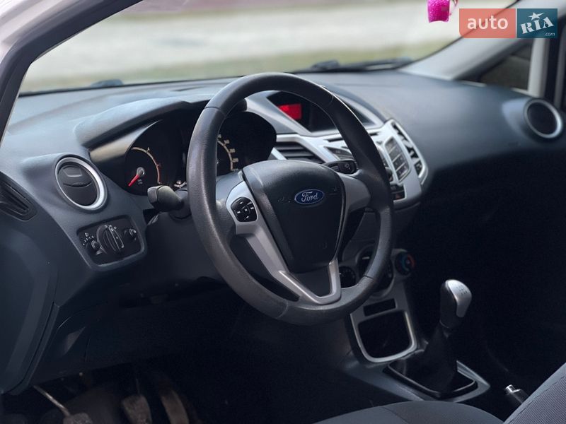 Хэтчбек Ford Fiesta 2011 в Львове