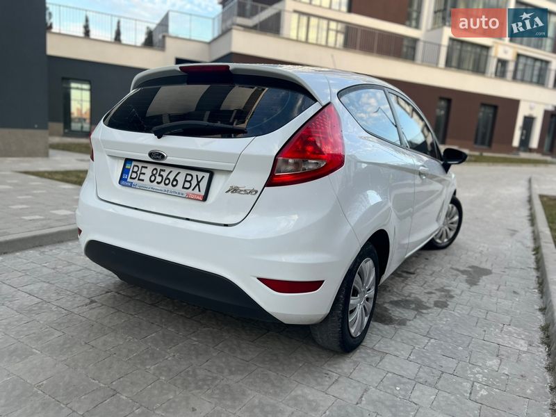 Хэтчбек Ford Fiesta 2011 в Львове
