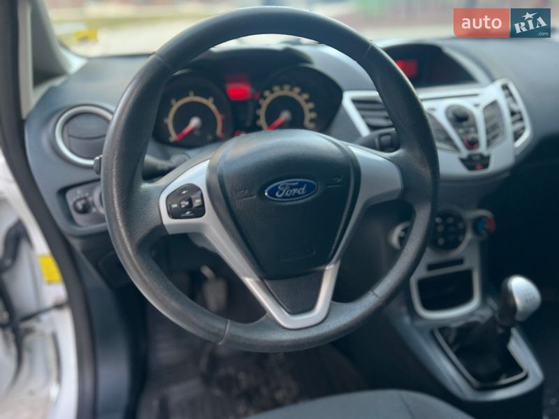 Хэтчбек Ford Fiesta 2011 в Львове