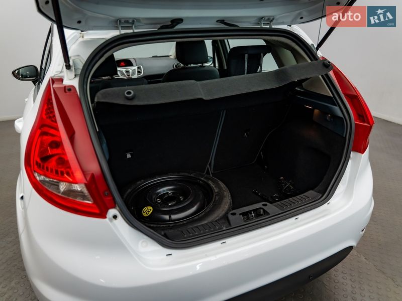 Хетчбек Ford Fiesta 2012 в Києві фото 7 Хетчбек Ford Fiesta 2012 в Києві