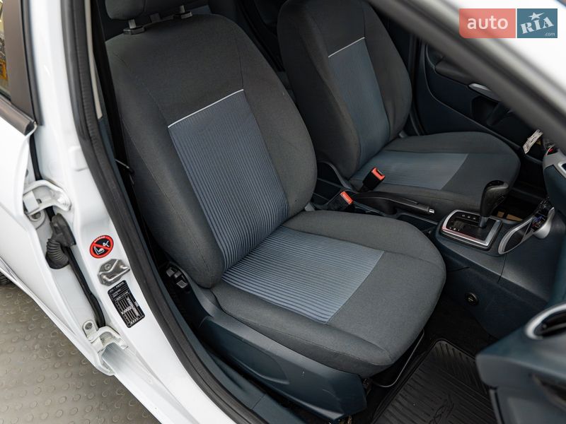 Хетчбек Ford Fiesta 2012 в Києві фото 17 Хетчбек Ford Fiesta 2012 в Києві