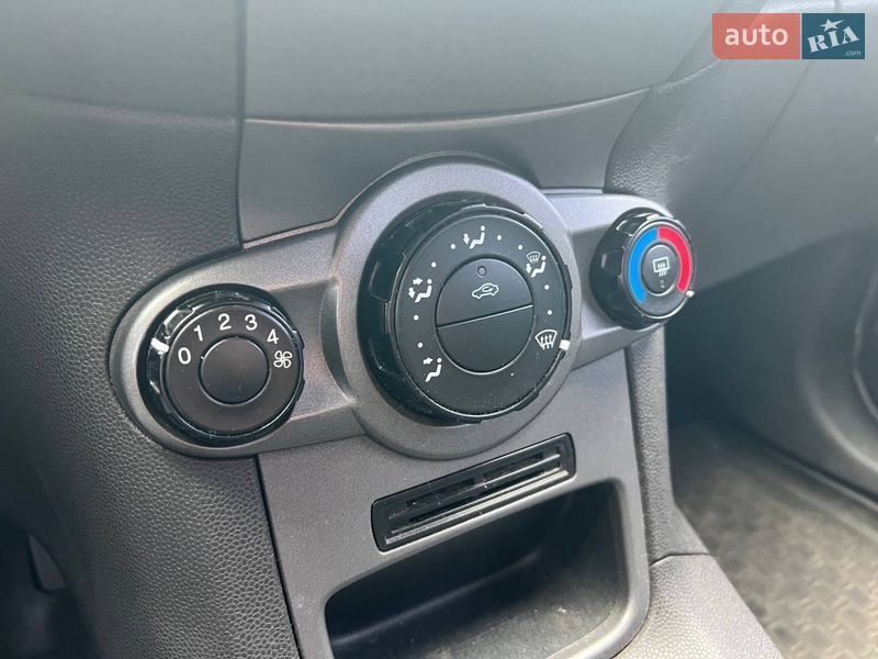 Хэтчбек Ford Fiesta 2014 в Киеве