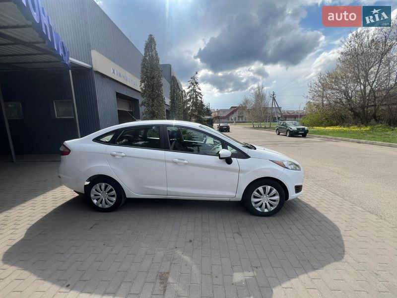 Седан Ford Fiesta 2016 в Павлограді