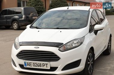 Хетчбек Ford Fiesta 2015 в Дніпрі