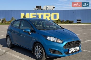 Хетчбек Ford Fiesta 2016 в Дніпрі