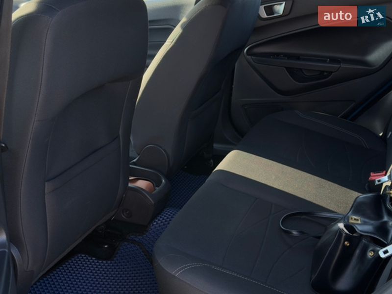 Хэтчбек Ford Fiesta 2016 в Днепре