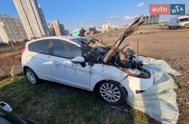 Хетчбек Ford Fiesta 2016 в Києві