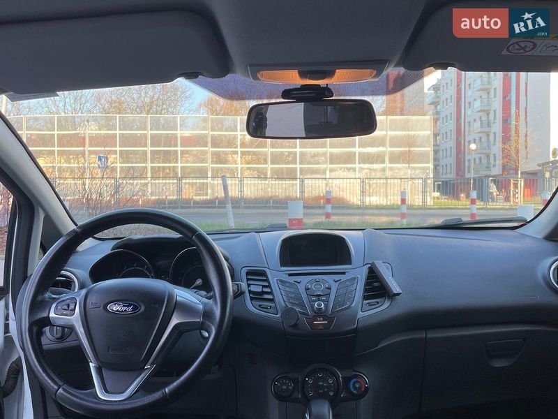 Хетчбек Ford Fiesta 2016 в Києві