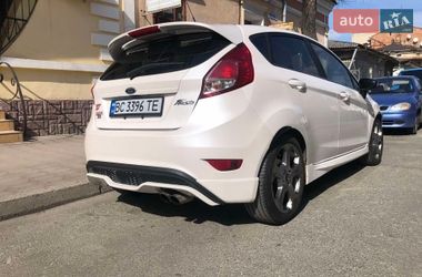 Хэтчбек Ford Fiesta 2016 в Стрые