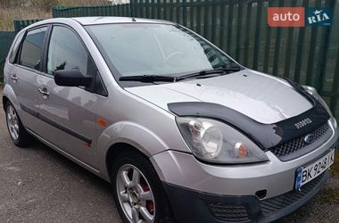 Хетчбек Ford Fiesta 2006 в Гощі