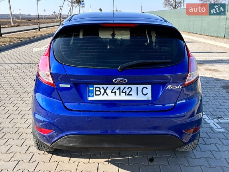Хетчбек Ford Fiesta 2015 в Красилові