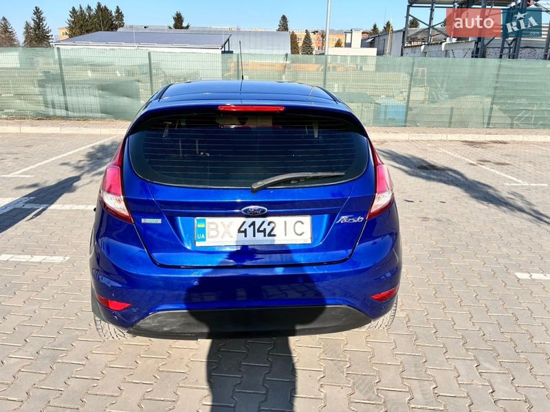 Хетчбек Ford Fiesta 2015 в Красилові