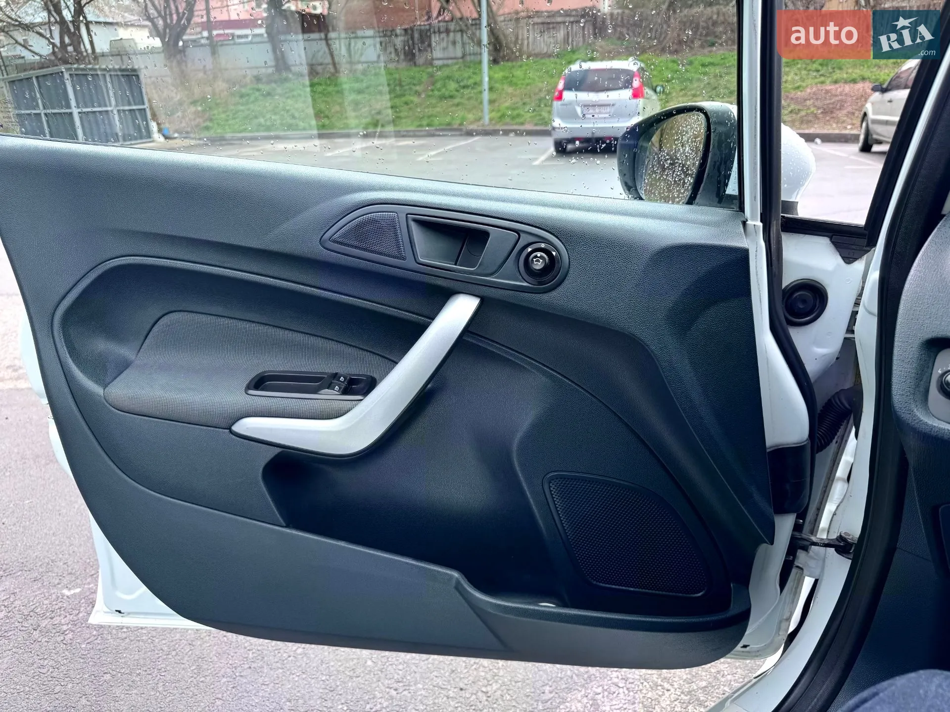 2012 Ford Fiesta - мініатюра 8