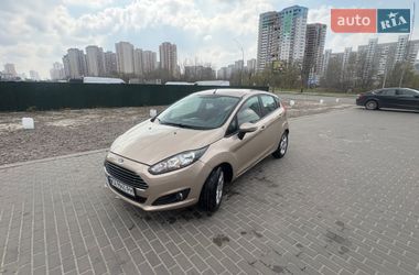 Седан Ford Fiesta 2016 в Киеве