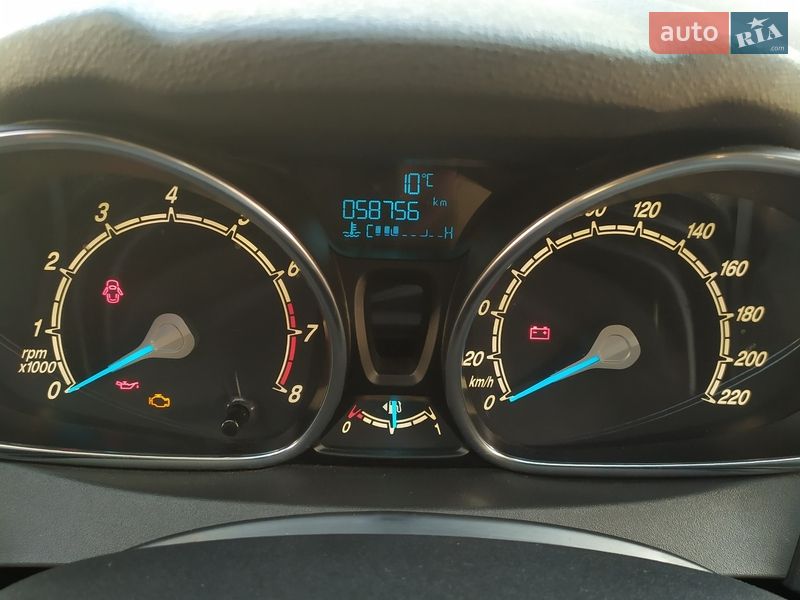 Хетчбек Ford Fiesta 2016 в Чернівцях