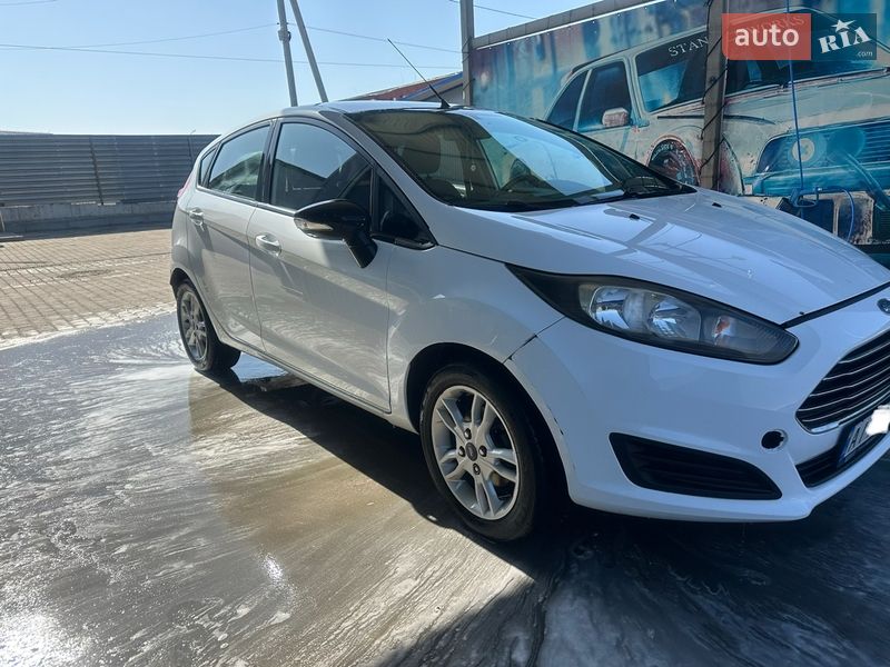 Хетчбек Ford Fiesta 2013 в Малехові