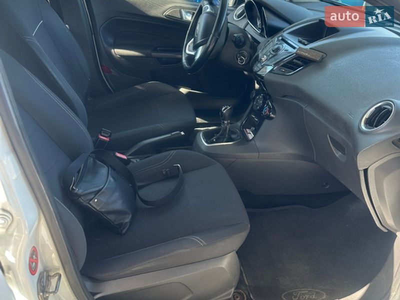 Хетчбек Ford Fiesta 2013 в Малехові