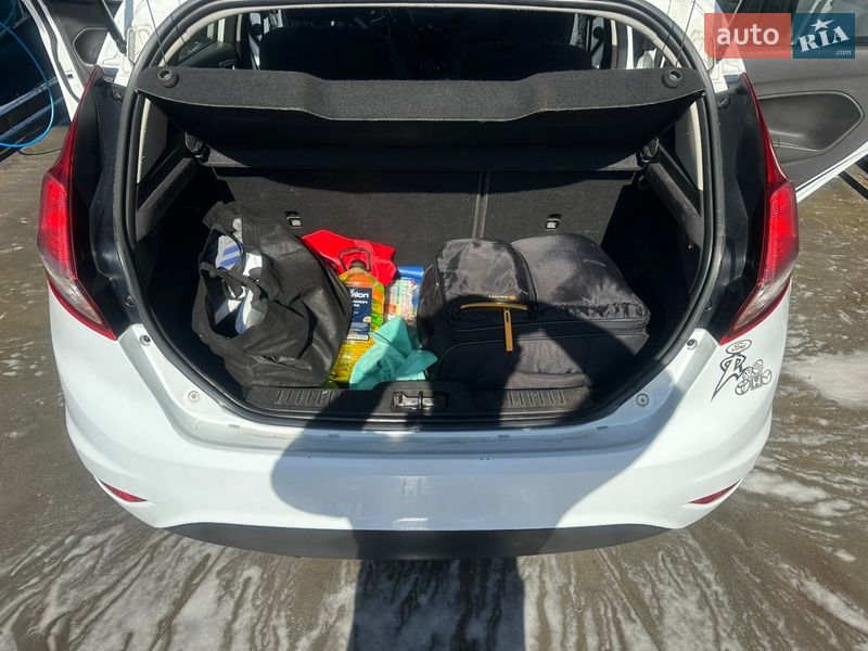 Хетчбек Ford Fiesta 2013 в Малехові