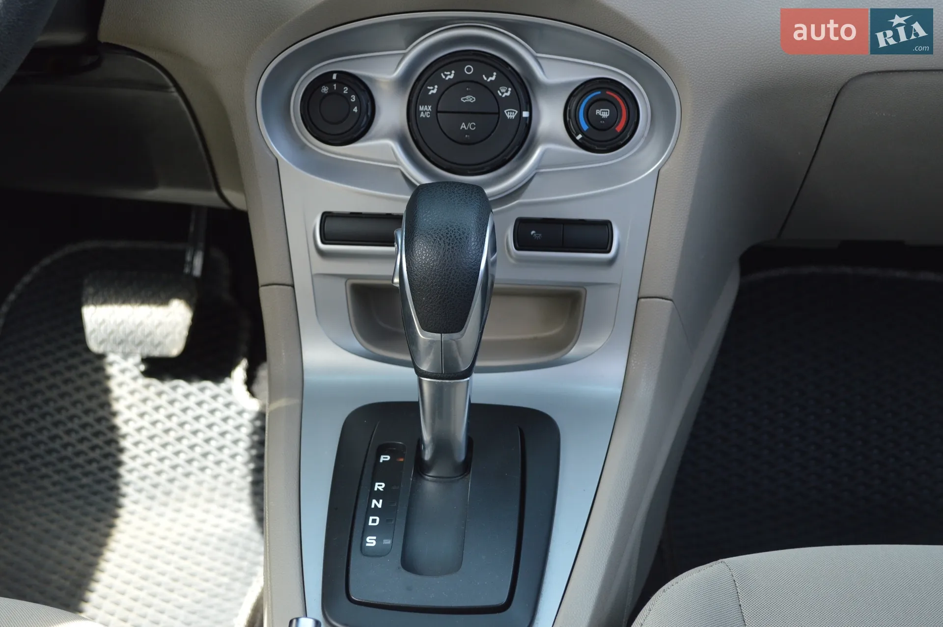 2018 Ford Fiesta - мініатюра 15