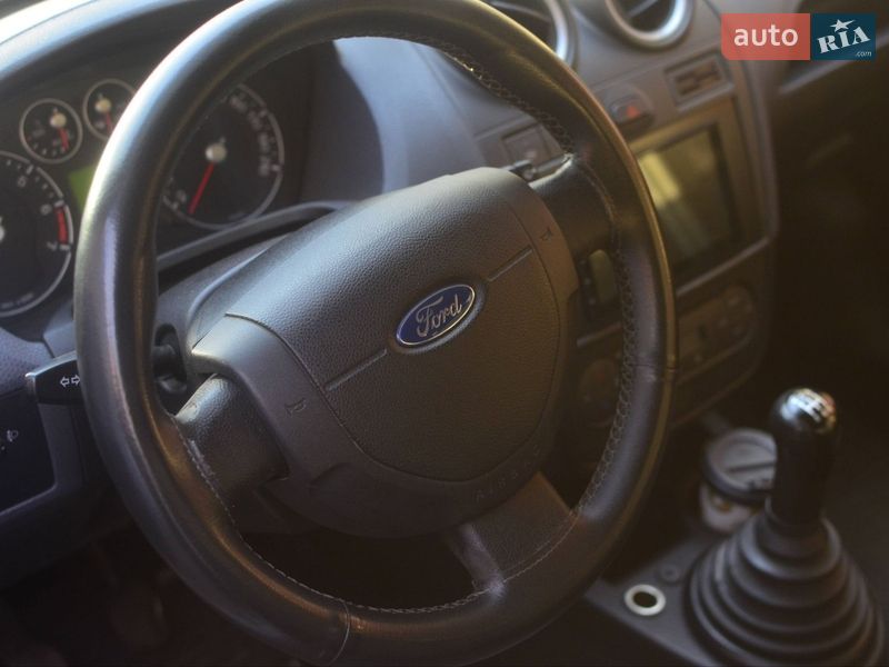Хэтчбек Ford Fiesta 2007 в Киеве