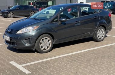 Седан Ford Fiesta 2010 в Киеве
