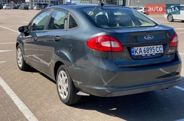 Седан Ford Fiesta 2010 в Киеве