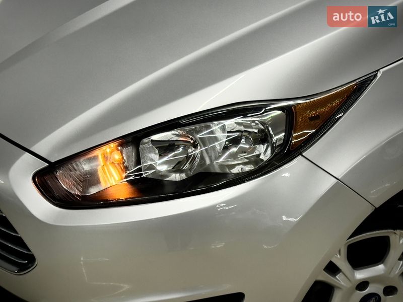 Седан Ford Fiesta 2013 в Николаеве