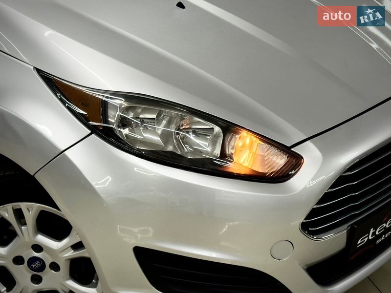 Седан Ford Fiesta 2013 в Николаеве