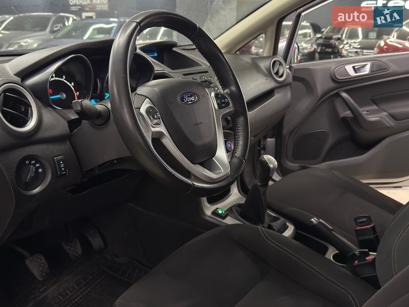 Седан Ford Fiesta 2013 в Николаеве