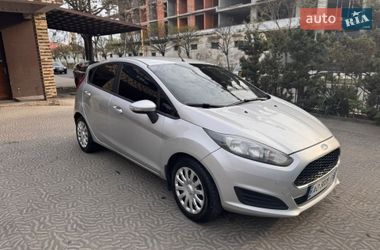 Хетчбек Ford Fiesta 2016 в Ужгороді