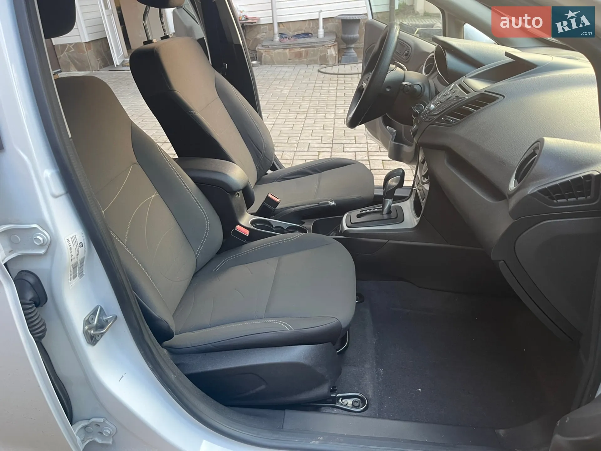2017 Ford Fiesta - мініатюра 33