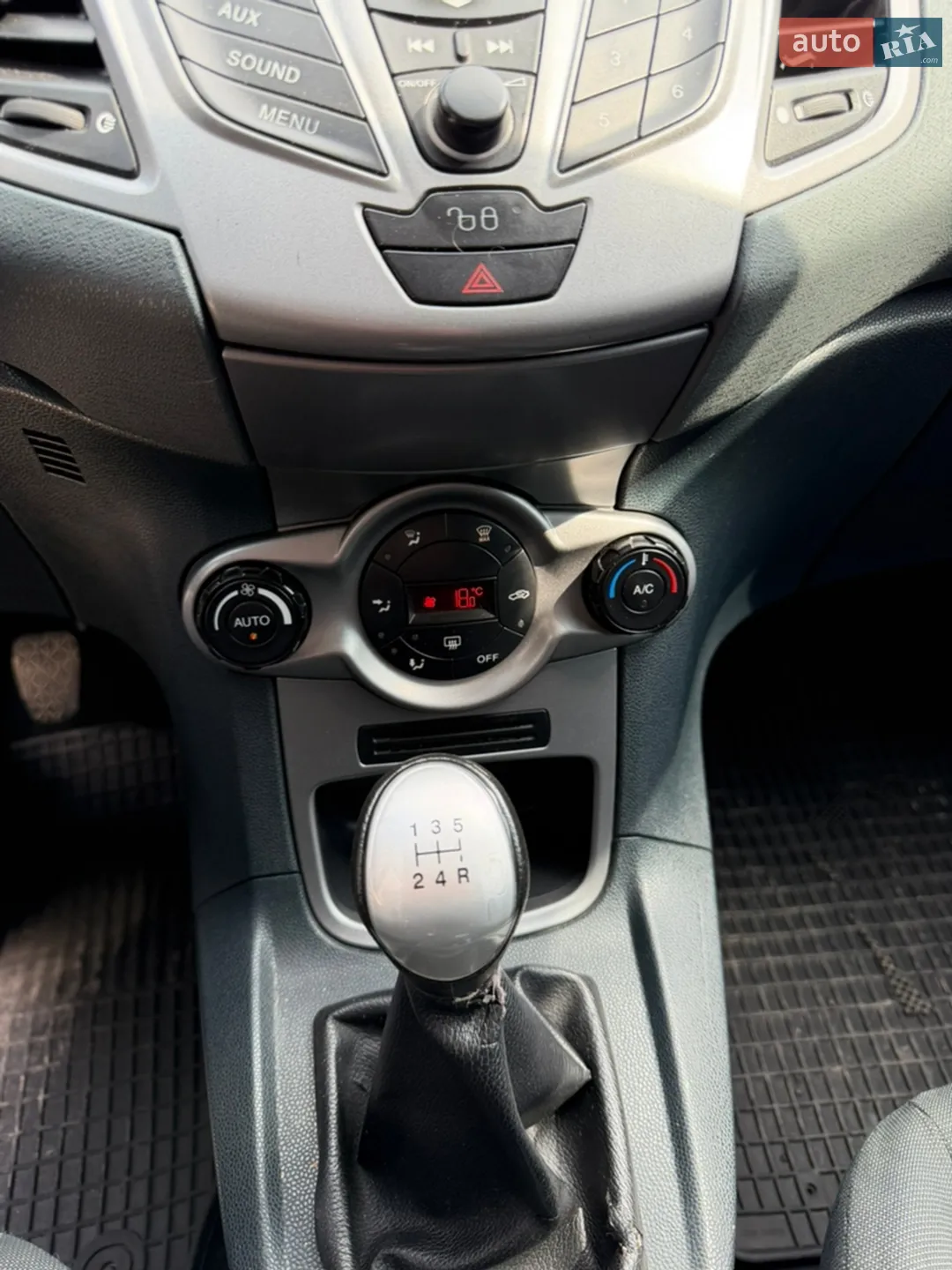 2010 Ford Fiesta - мініатюра 2