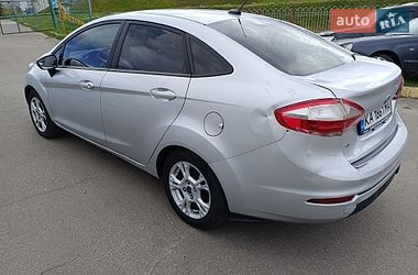 Седан Ford Fiesta 2016 в Киеве