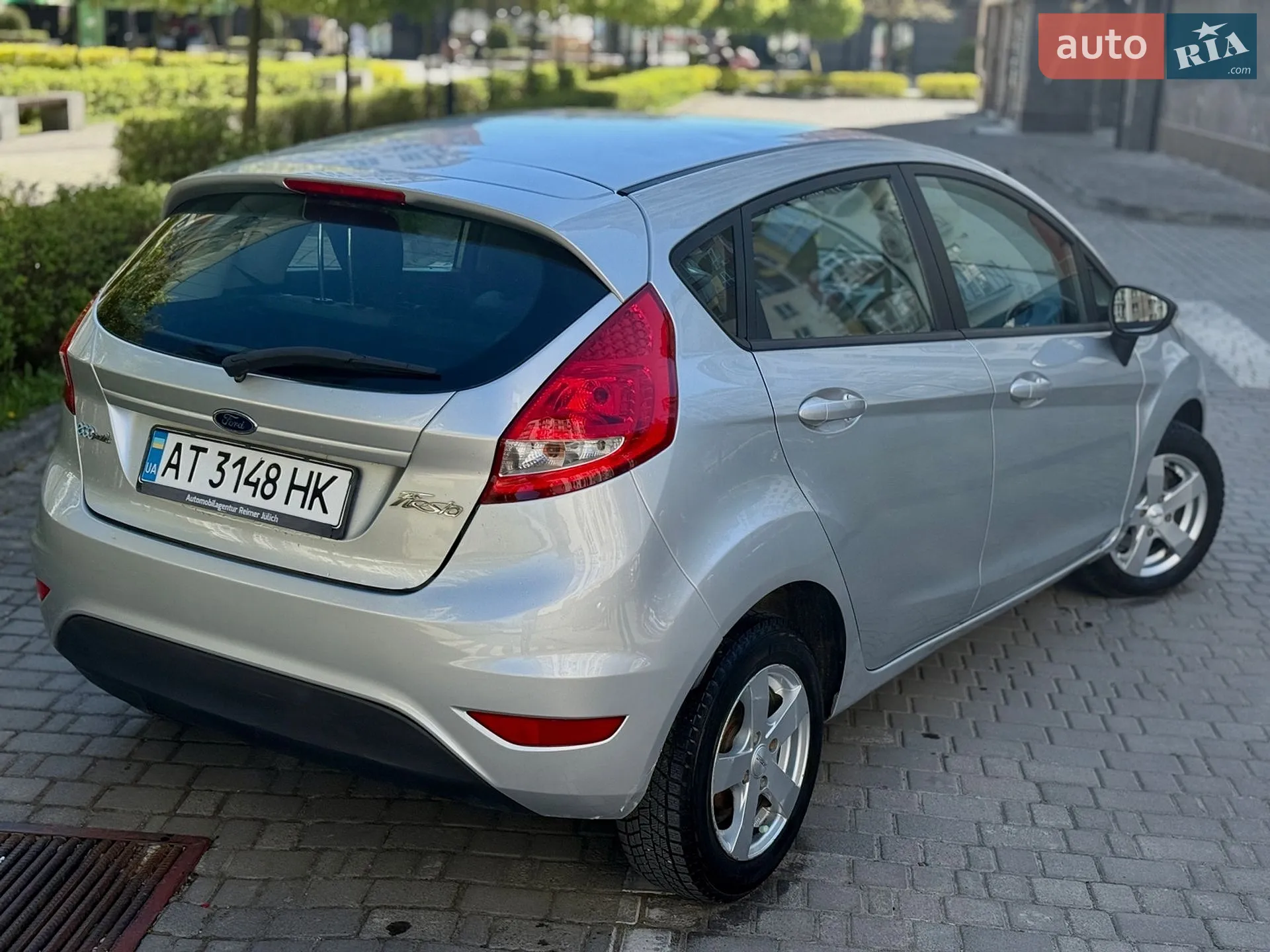 2010 Ford Fiesta - мініатюра 9