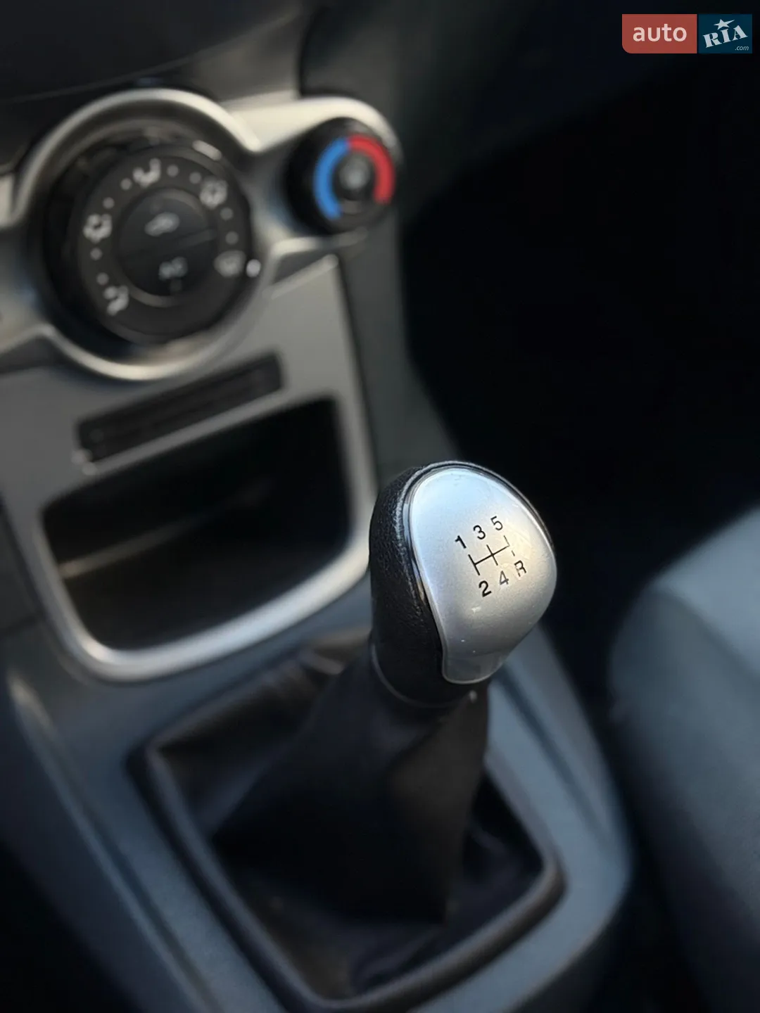 2010 Ford Fiesta - мініатюра 22