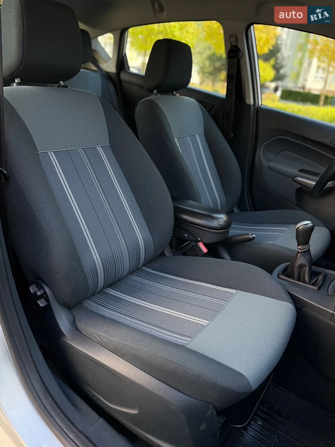 2010 Ford Fiesta - мініатюра 23