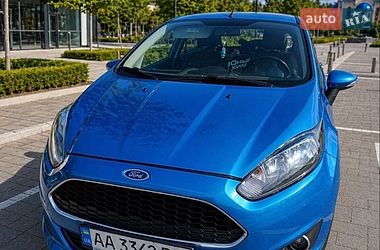 Хэтчбек Ford Fiesta 2016 в Киеве