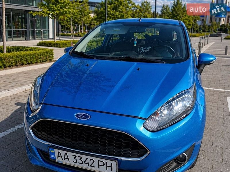 Хэтчбек Ford Fiesta 2016 в Киеве