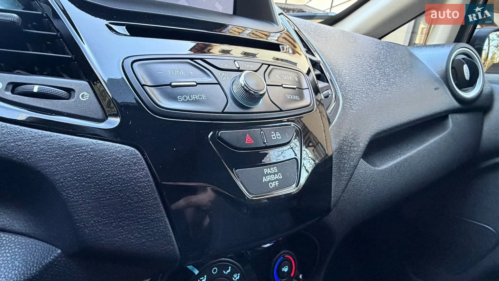 2018 Ford Fiesta - мініатюра 41