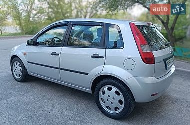 Хэтчбек Ford Fiesta 2004 в Днепре