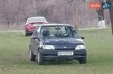 Хэтчбек Ford Fiesta 1996 в Каменском