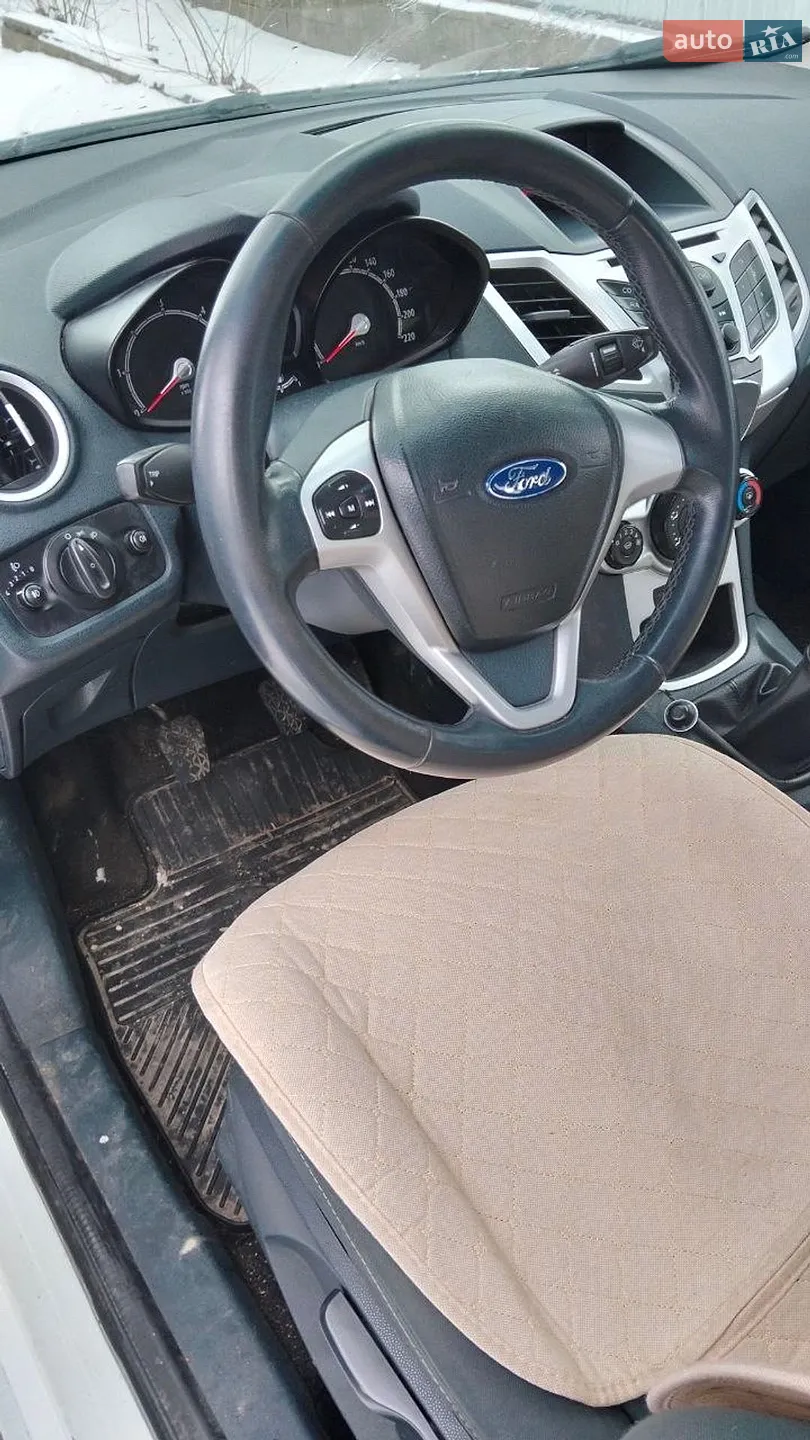 2012 Ford Fiesta - мініатюра 8