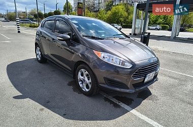 Хетчбек Ford Fiesta 2015 в Дніпрі