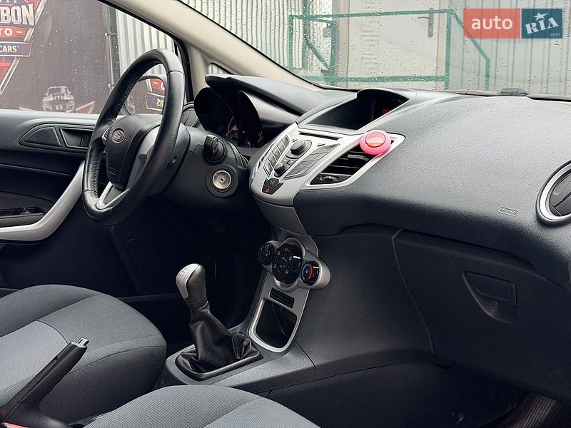 Хетчбек Ford Fiesta 2012 в Вінниці