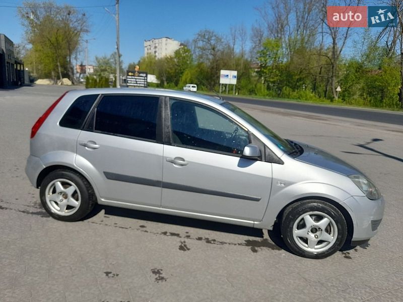 Хэтчбек Ford Fiesta 2008 в Ивано-Франковске