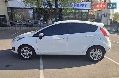 Хетчбек Ford Fiesta 2016 в Києві