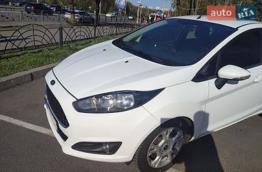 Хетчбек Ford Fiesta 2016 в Києві